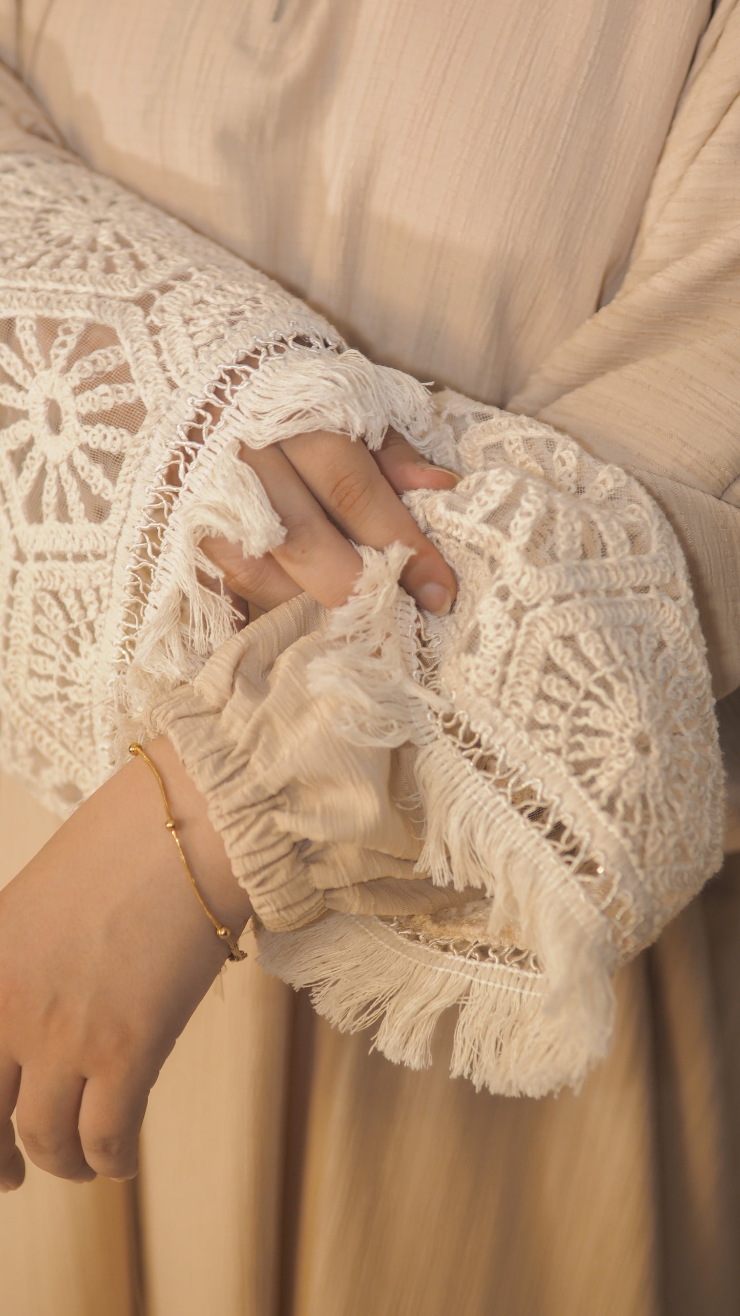 Beige crochet Isdal