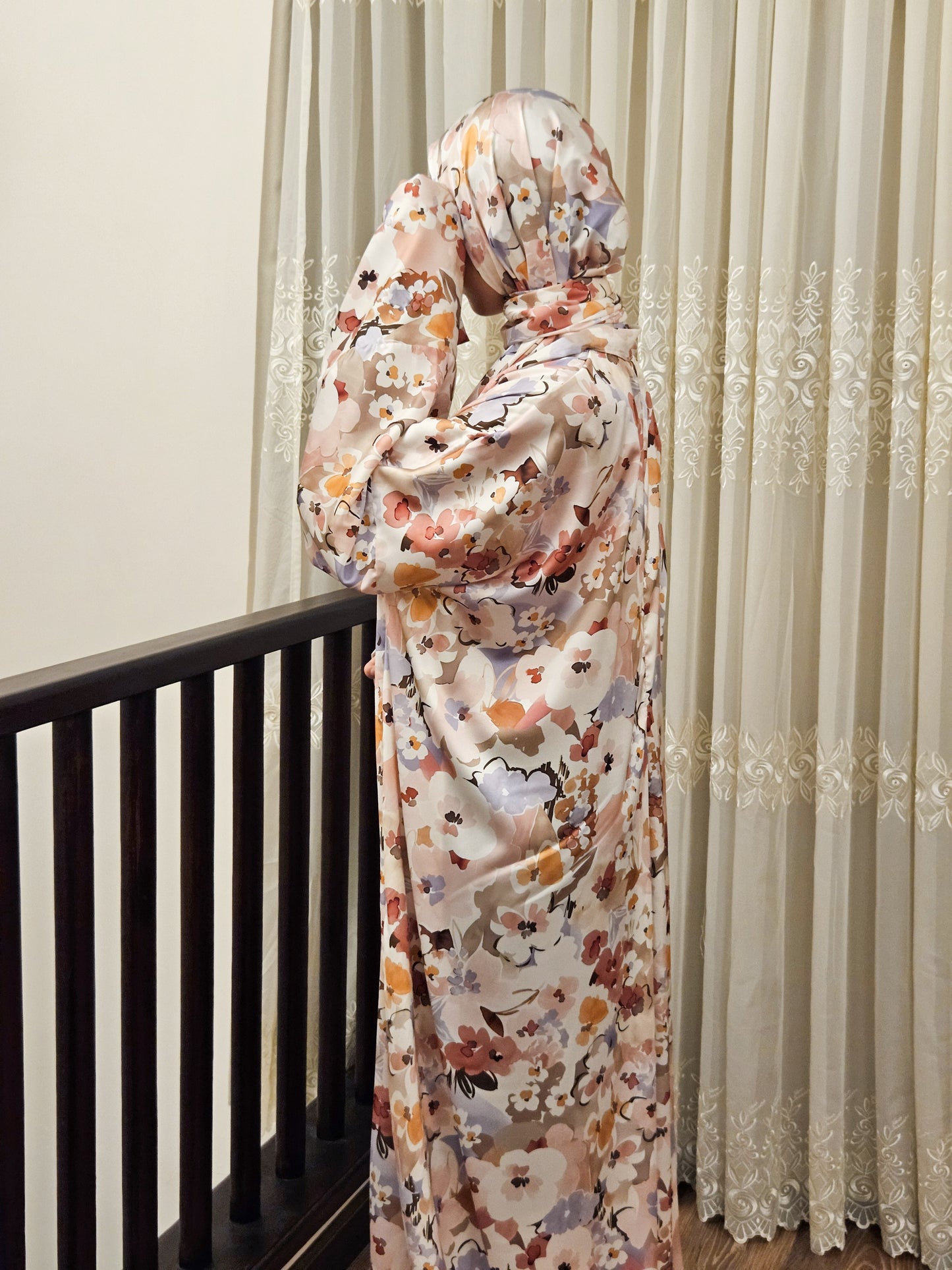 Cream Floral Isdal