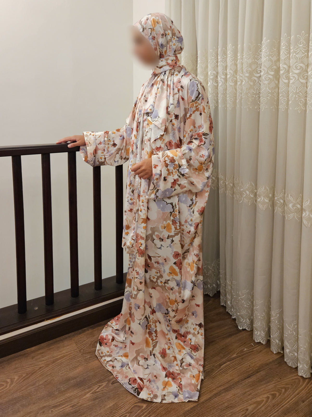 Cream Floral Isdal