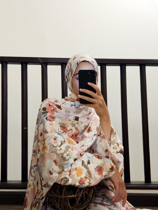 Cream Floral Isdal
